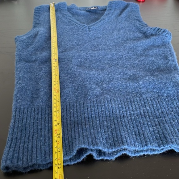 100% wool Twik sweater vest - Picture 6 of 6